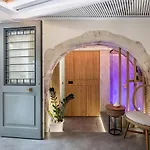 Kom House